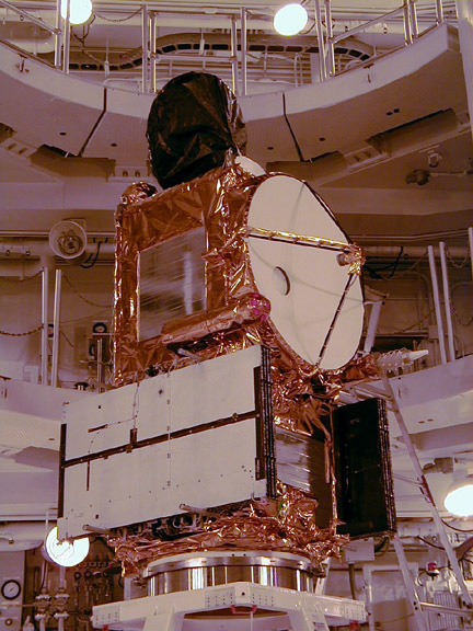 These photos were taken during the Dual Payload Attach Fitting (DPAF) mating operation with Jason-1. (11/13/01) Photos: Scott Michel